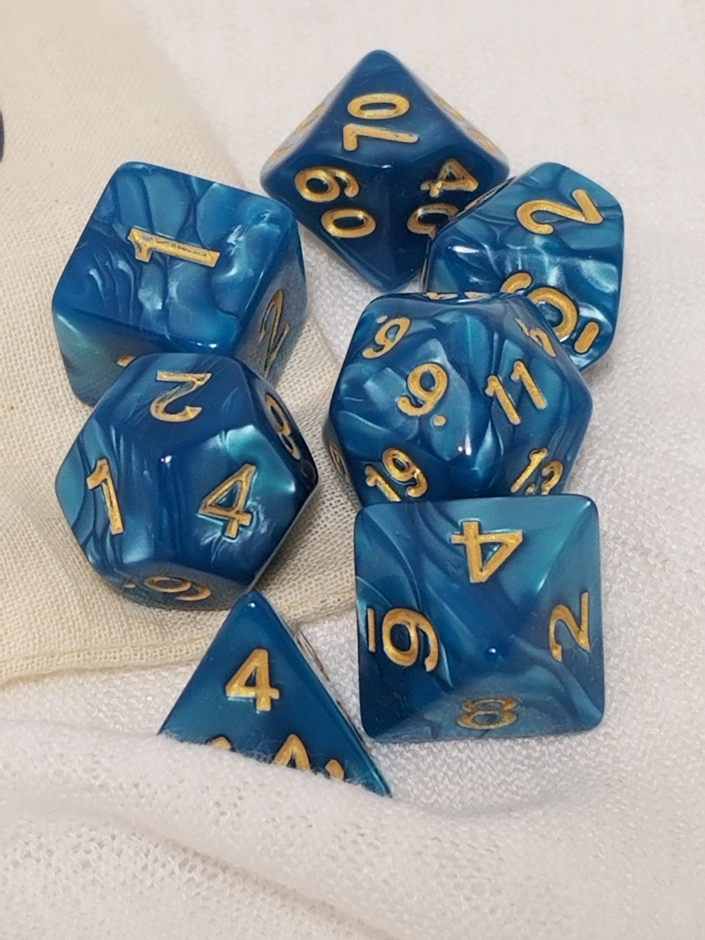 Tree Color Shift Dice Bag With Dice