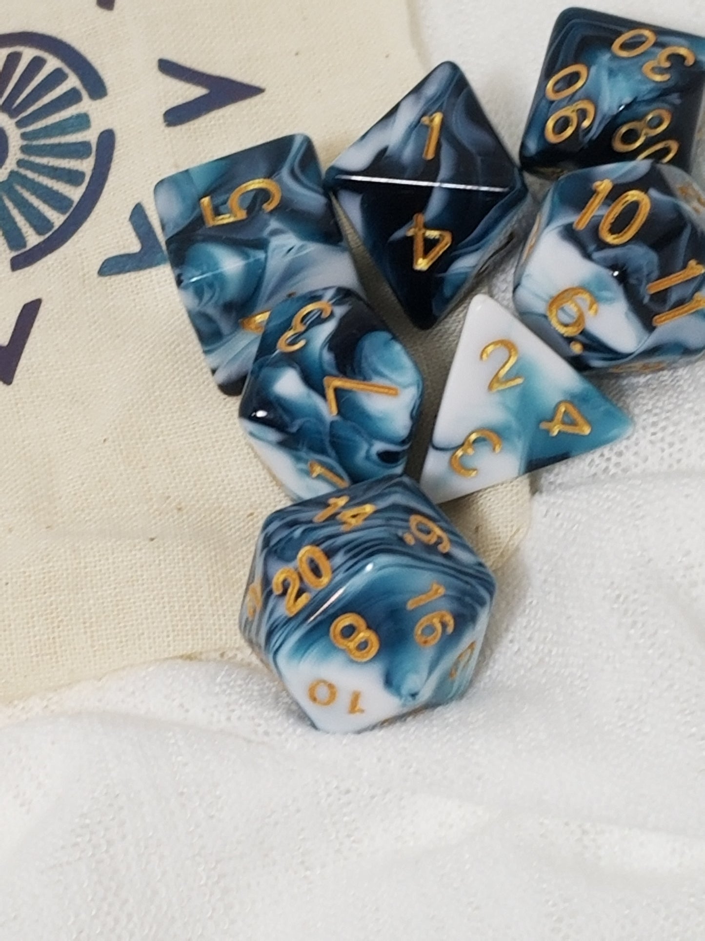 Color Shift Dice Bag with Dice